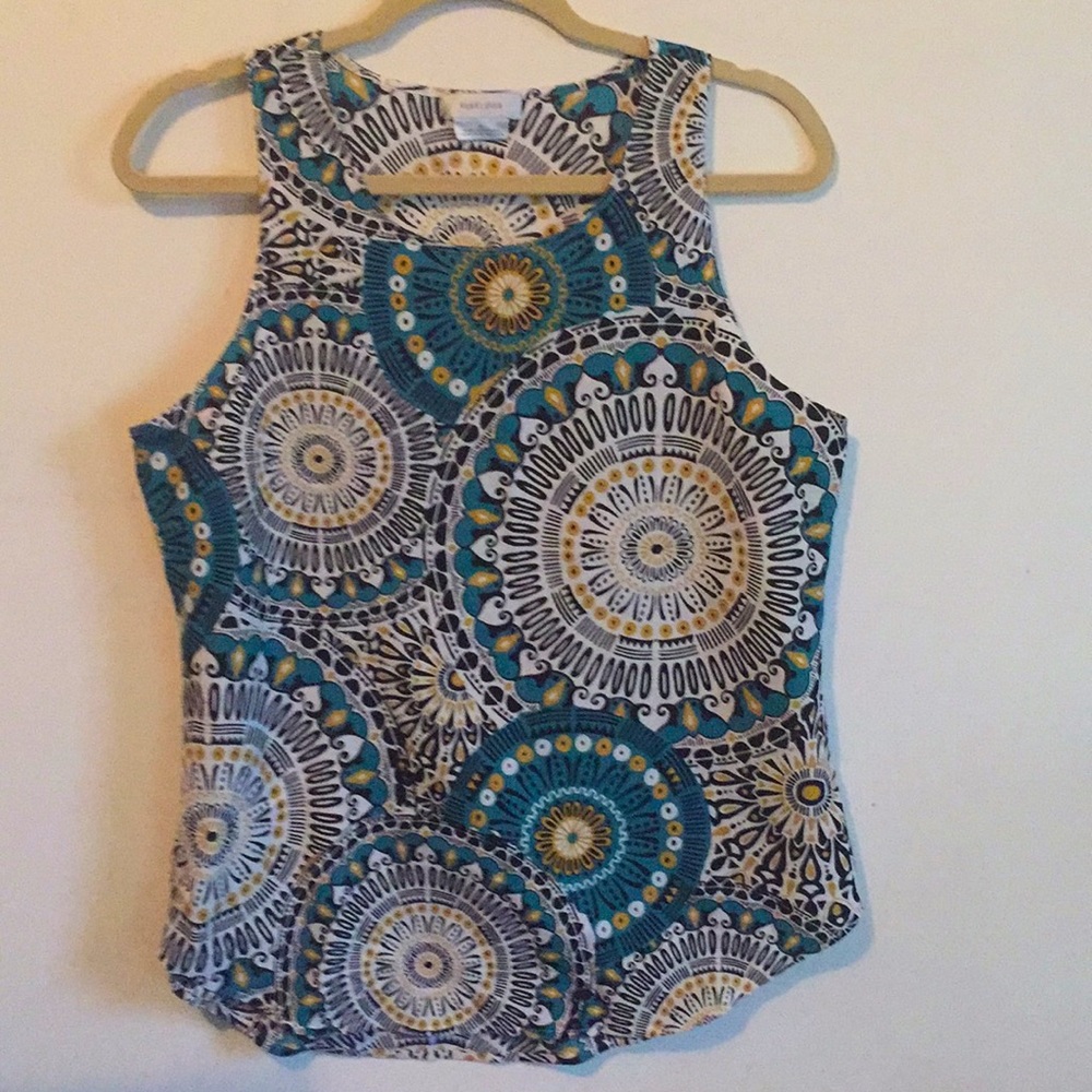 Van Heusen shell top size M